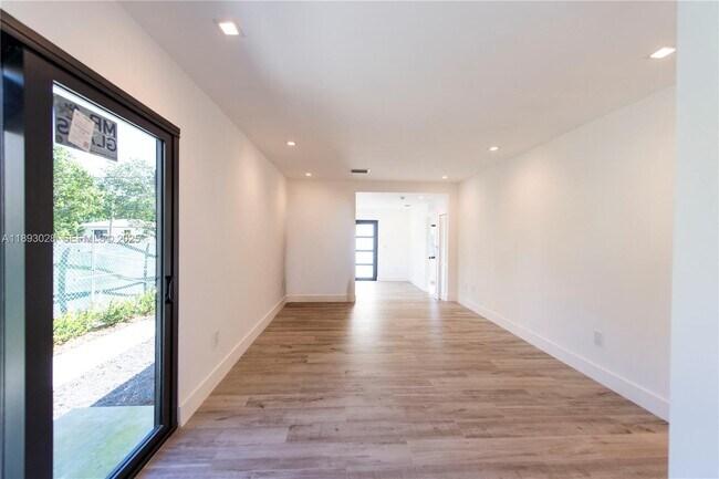 Building Photo - 764 NW 36th Ave