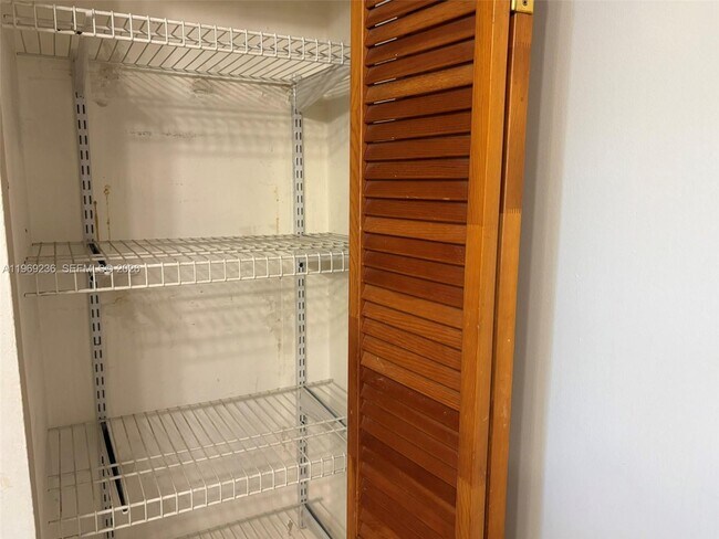 Building Photo - 9010 SW 125th Ave