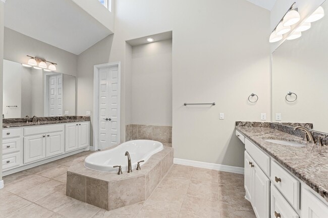 Building Photo - 13215 Fulvetta Crest Ct