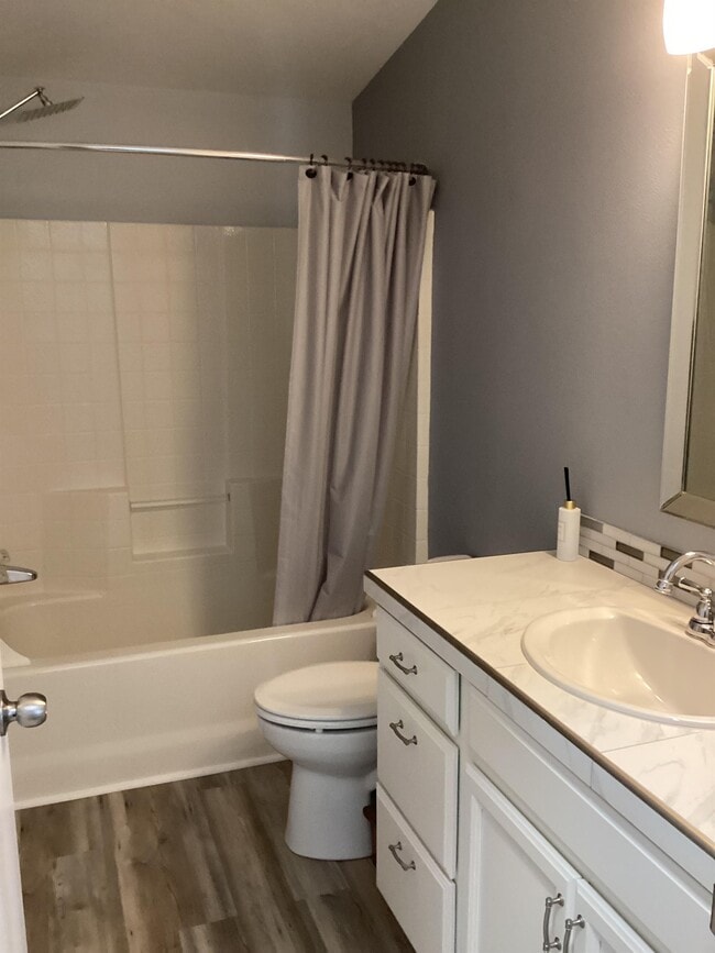 Building Photo - 250 SW 30th St