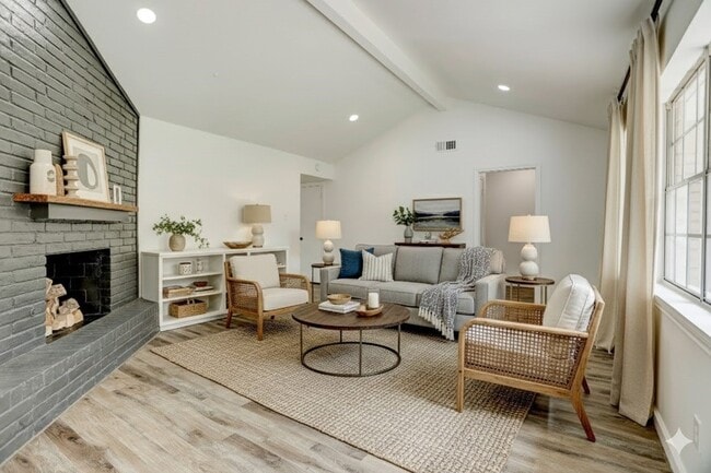 Building Photo - 14035 Myrtlea Dr