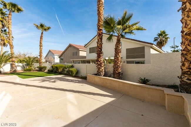 Building Photo - 2193 Eaglecloud Dr