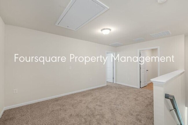 Building Photo - Charming Single-Family Home with Open Floor Plan, Spacious Loft & 2-Car Garage – Convenient to Fu...