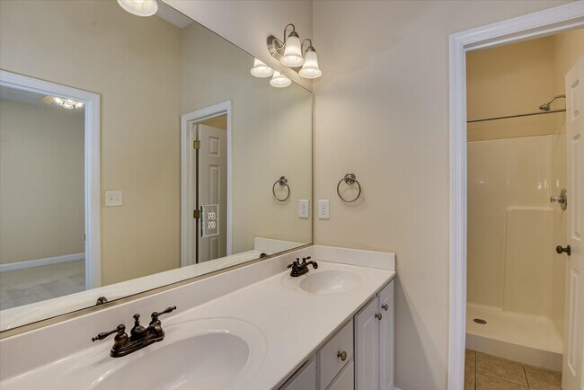 Building Photo - 2436 River Birch Dr