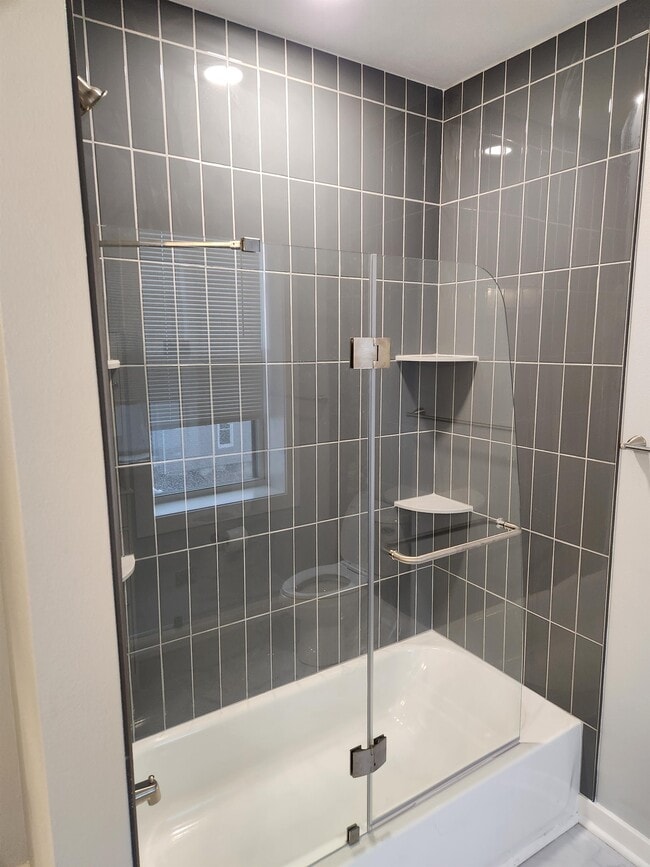 Building Photo - 912 Peralta St