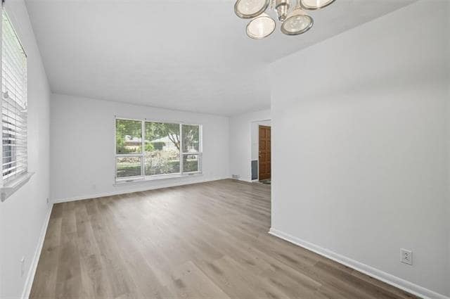 Building Photo - 705 Scottsdale Dr