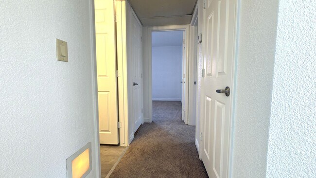 Building Photo - 4370 Sandy River Dr