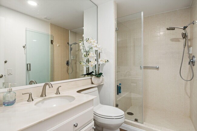Building Photo - 910 Island Dr