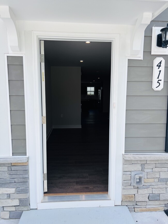 Building Photo - 415 Camarillo LN