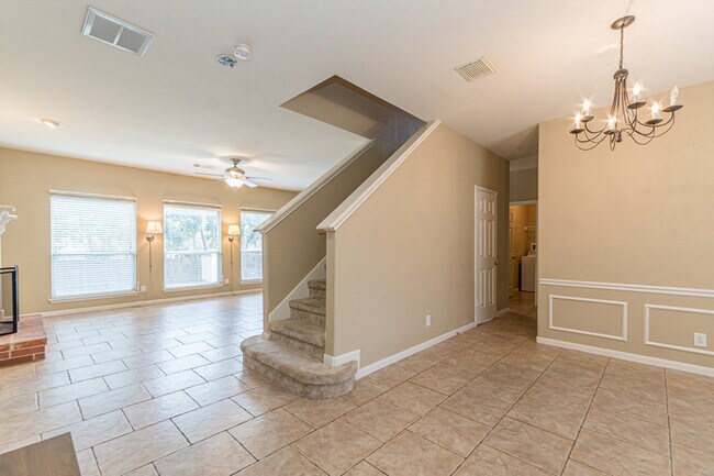 Building Photo - 13607 Auburn Oaks