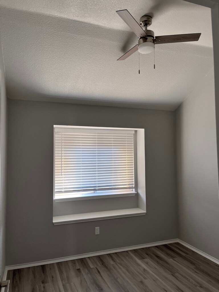 Building Photo - 6820 Douglas Creek