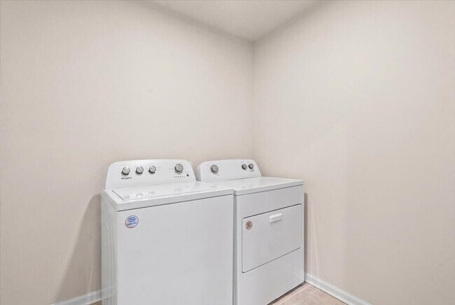 Building Photo - 4529-1 Iron Oak Ln