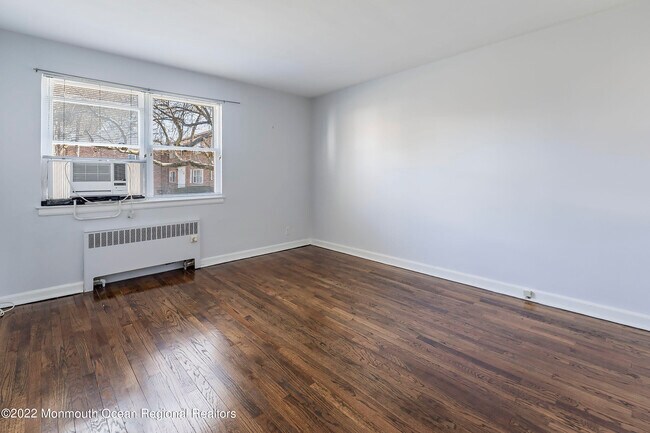 Building Photo - 142 South St