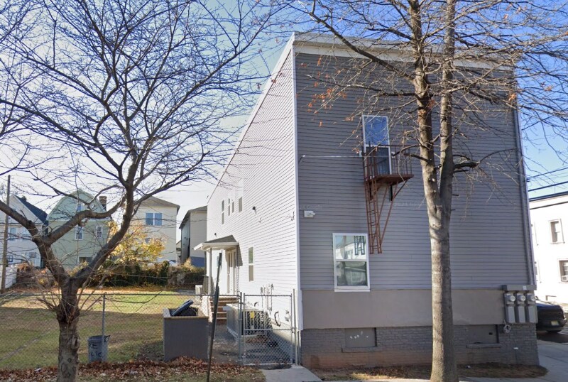 Building Photo - 558-562-562 Court St