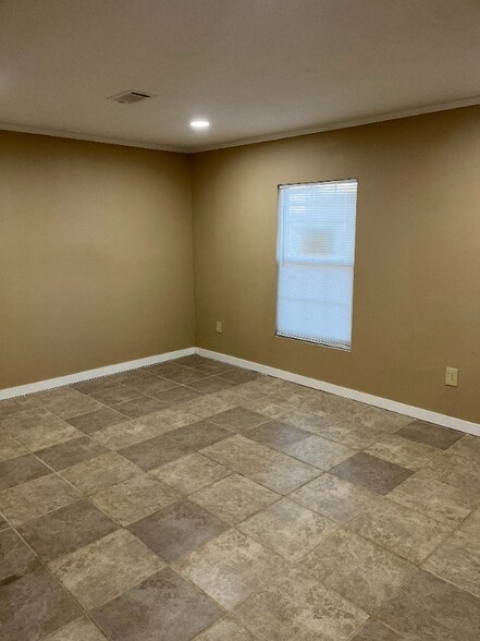 Building Photo - 3319 Beatrice Dr