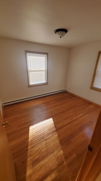 Building Photo - 902 S Brooks St