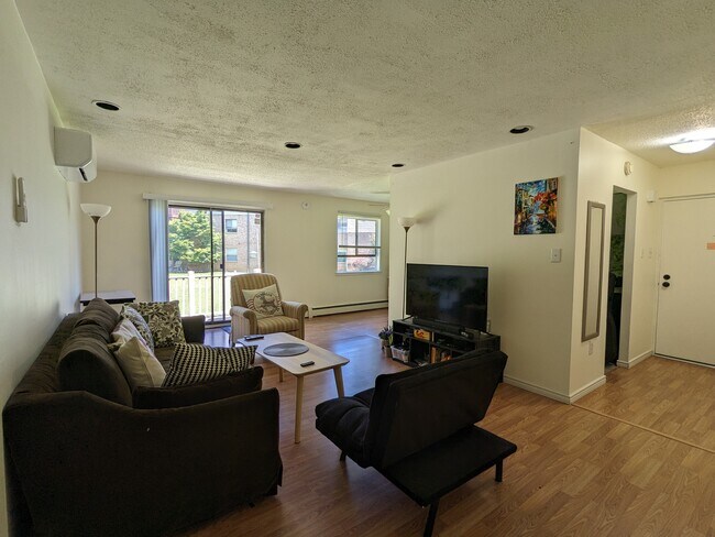 Living Room - 280 Bridgewater Rd