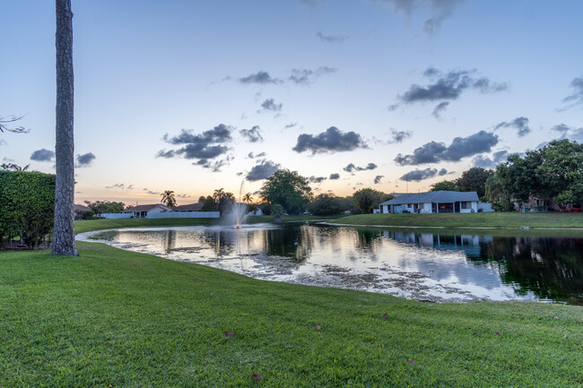 Building Photo - 9679 Sunny Isle Cir