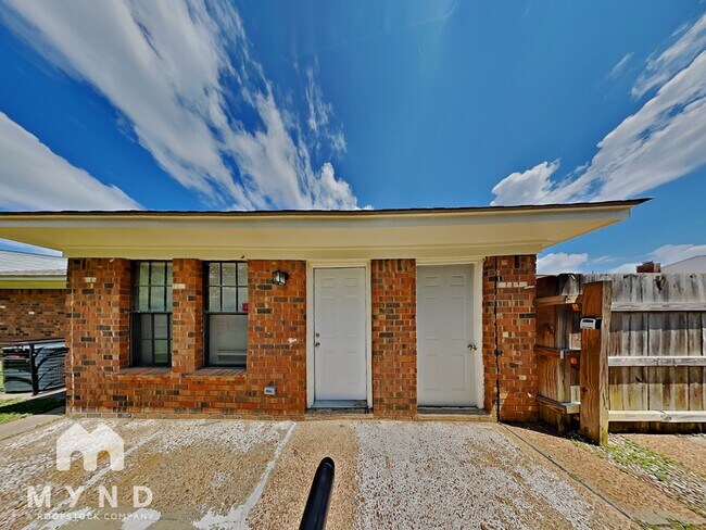 Building Photo - 7301 Hollorn Ln