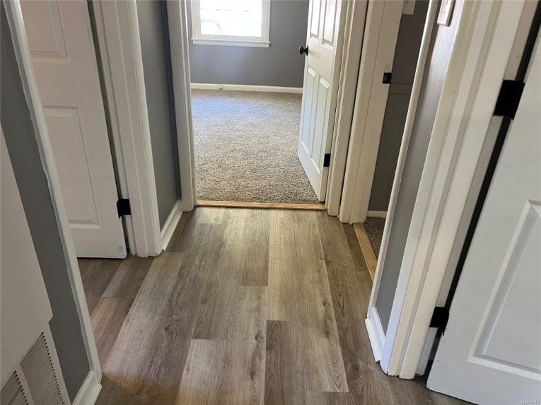 Building Photo - 3653 Cloverdale Rd