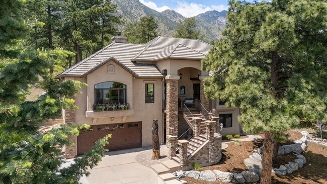 Building Photo - Stunning Broadmoor Estate with Mountain & City Views