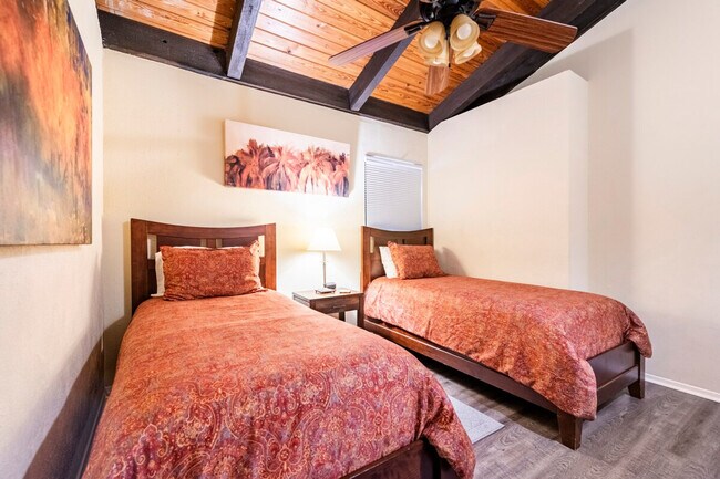 Building Photo - 2305 Trailside Dr