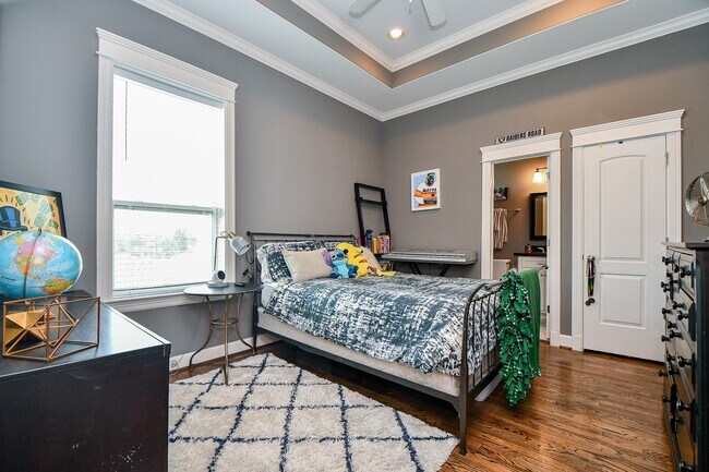 Building Photo - 2109 Bidwell Dr