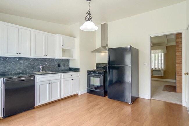 Building Photo - 10082 Endfield Way