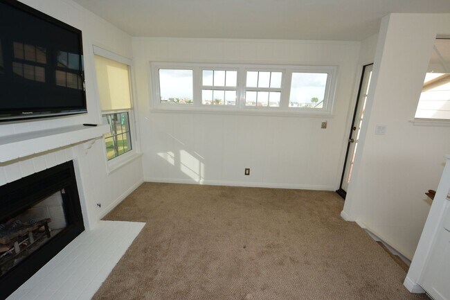 Building Photo - 3BED/3.5BATH in Hollywood Beach