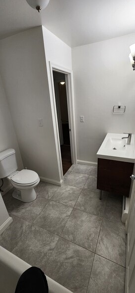 Building Photo - 195 Summit View Ct