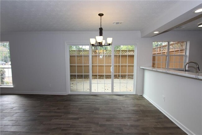 Building Photo - 5577 Clover Rise Ln