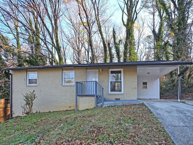 Building Photo - Updated 3-Bedroom Ranch Backing to Swann Nature Preserv