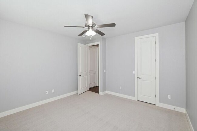Building Photo - 9240 Highland Springs Dr