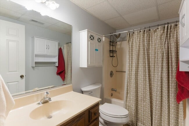 Building Photo - Lake Toxaway Condo