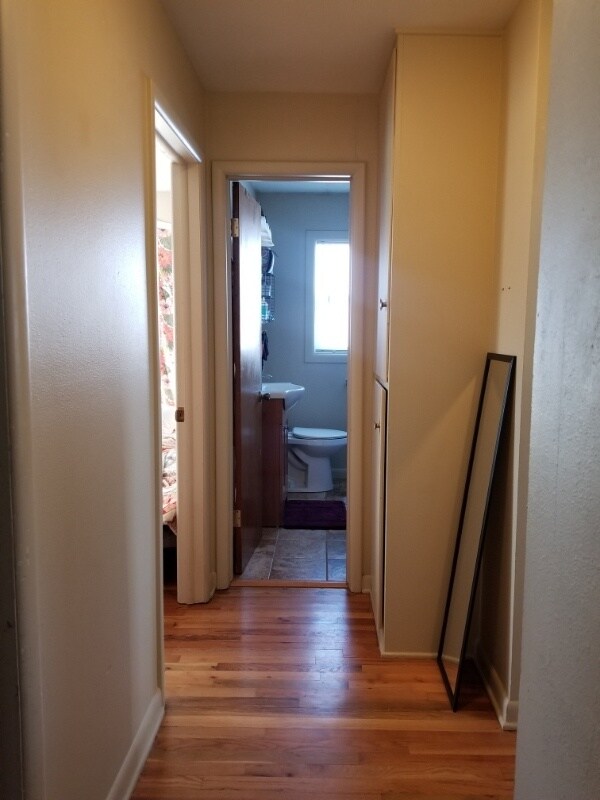 Building Photo - 1325 Crestmore Pl