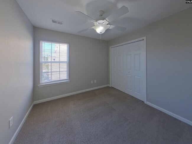 Building Photo - 420 Hedge Grove Ln