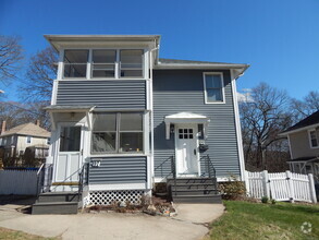 Building Photo - 99 Putnam St