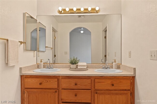 Building Photo - 6671 E Walnut Canyon Dr