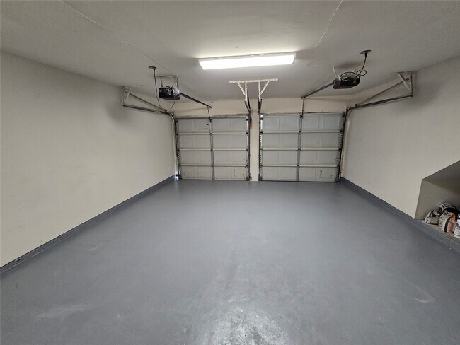 Building Photo - 2914 Silent Dr