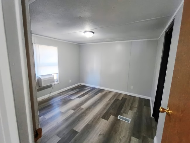 Building Photo - 29 Deerwood Park