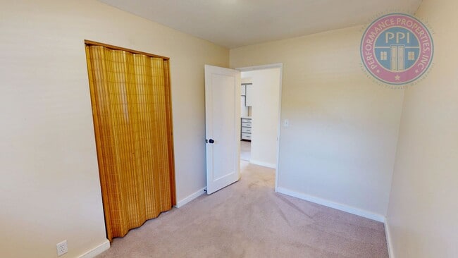 Building Photo - OREGON CITY / DEPOSIT FREE MOVE IN WITH OB...