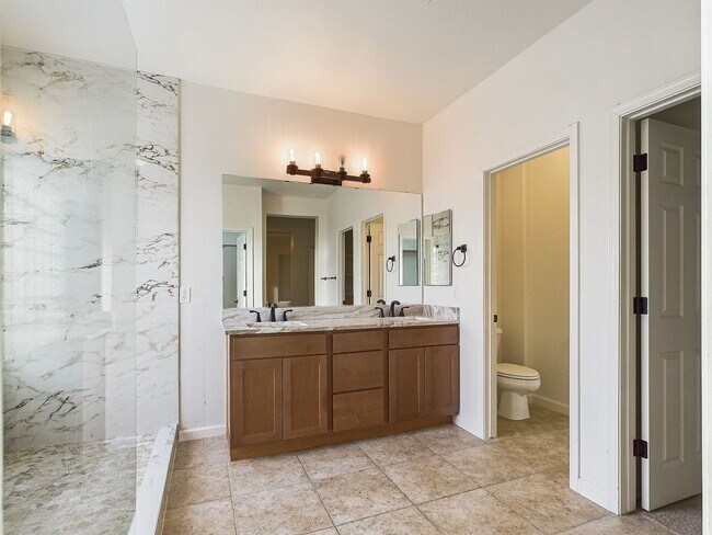 Building Photo - Carefree Hwy/27th Dr Gorgeous 6 Bedrooms/4 Bath 3695 Sq Ft Home
