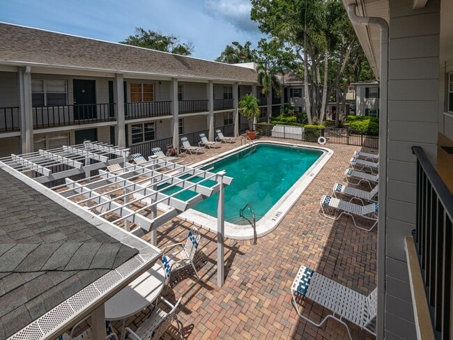 Building Photo - 5221 Bayshore Blvd