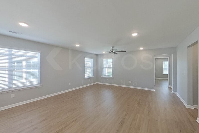 Building Photo - 133 Denise Dr