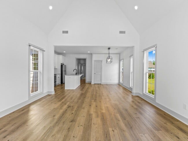 Building Photo - 1255 Burrow Cir