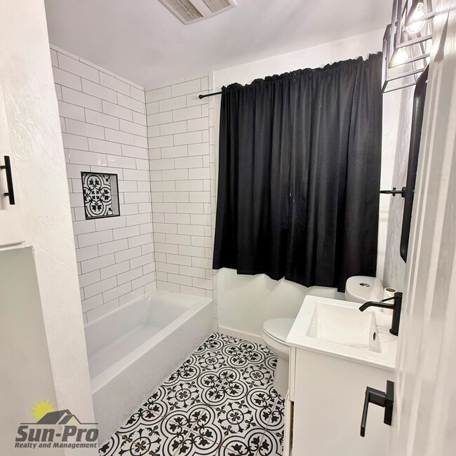 Building Photo - 332 S Seneca Blvd