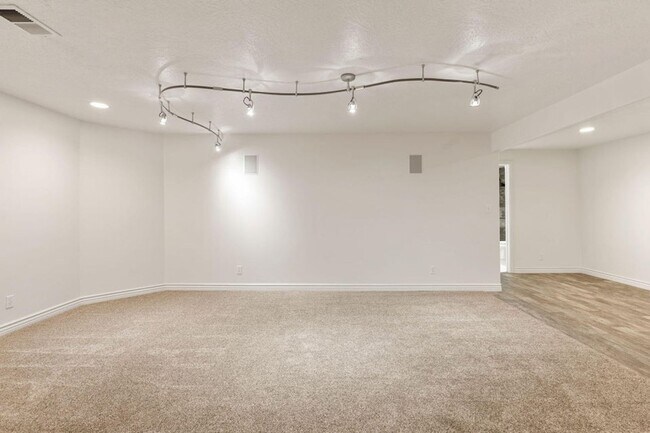 Building Photo - Beautiful Foremaster Ridge Home