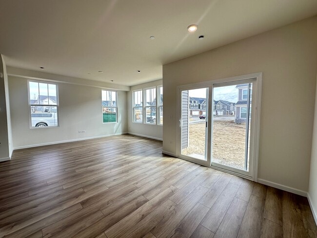 Building Photo - 2320 Horseshoe Cir