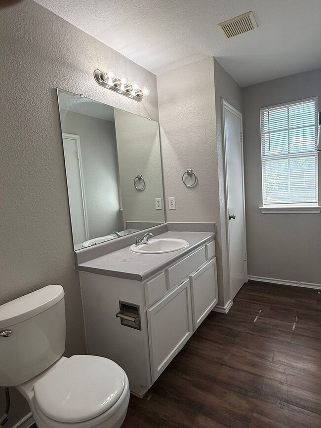 Building Photo - Aspiz Properties4 (6726 Windrift Way)