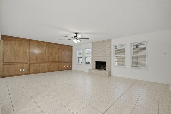 Building Photo - 66 T Huxley Ln
